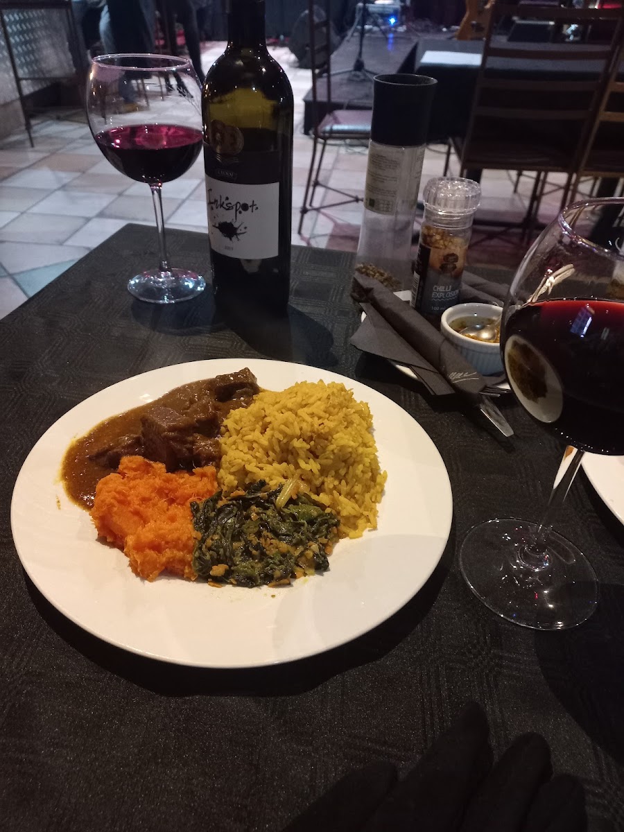 Niki's Oasis Restaurant & Jazz Bar-6